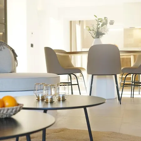 Antigua فيلة بويينسا